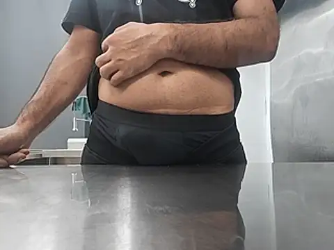 Snapshot of brownskinbull1 chatting on 07-10-26, 04:42 brownskinbull1 online show from 07-10-26, 04:42