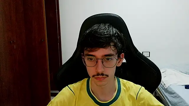 Snapshot of gabrielNovin17cm chatting on 07-15-26, 06:13 gabrielNovin17cm online show from 07-15-26, 06:13