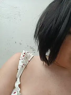 Snapshot of LoveVixen_LoveWolf chatting on 06-18-26, 11:36 LoveVixen LoveWolf online show from 06-18-26, 11:36