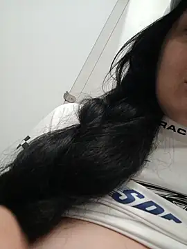 Snapshot of LoveVixen_LoveWolf chatting on 07-11-26, 01:25 LoveVixen LoveWolf online show from 07-11-26, 01:25
