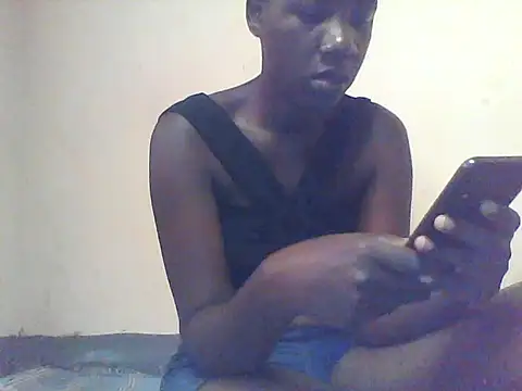 Snapshot of African_petite_godess chatting on 06-17-26, 11:01 African petite godess online show from 06-17-26, 11:01