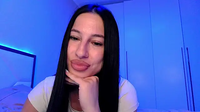 Snapshot of delly_llove chatting on 06-17-26, 07:59 delly llove online show from 06-17-26, 07:59