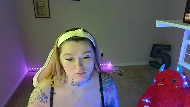 Snapshot of karmathevixen chatting on 07-10-26, 02:52 karmathevixen online show from 07-10-26, 02:52