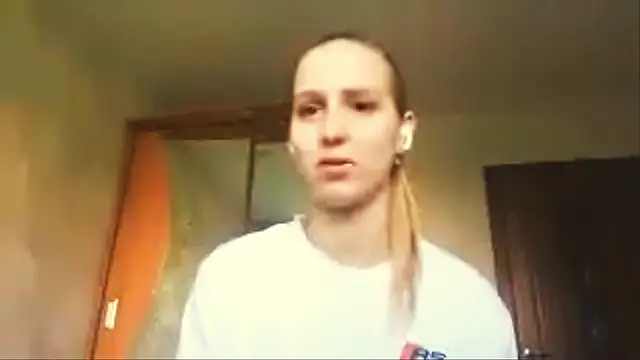 Snapshot of LeighaGreenley chatting on 06-21-26, 07:11 LeighaGreenley online show from 06-21-26, 07:11