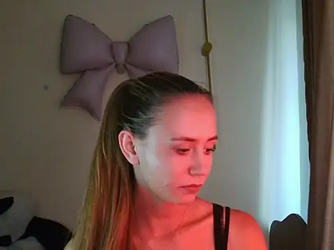 Snapshot of MyLittle_Flame_ chatting on 07-12-26, 01:35 MyLittle Flame online show from 07-12-26, 01:35