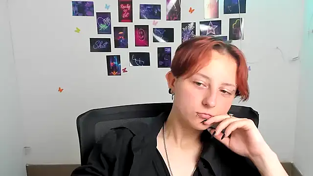 Snapshot of Dilara_Kiss_ chatting on 06-25-26, 11:04 Dilara Kiss online show from 06-25-26, 11:04