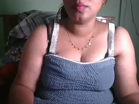Snapshot of Tamil_Shailu chatting on 07-16-26, 01:17 Tamil Shailu online show from 07-16-26, 01:17