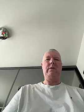 Snapshot of cumboy chatting on 02-01-25, 11:43 cumboy online show from 02-01-25, 11:43