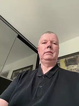 Snapshot of cumboy chatting on 03-10-25, 11:10 cumboy online show from 03-10-25, 11:10