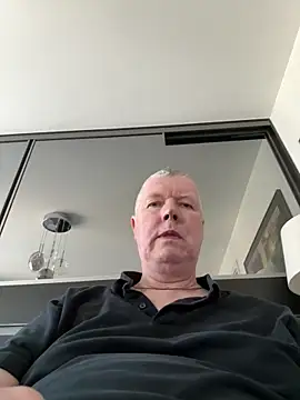 Snapshot of cumboy chatting on 03-18-25, 11:19 cumboy online show from 03-18-25, 11:19