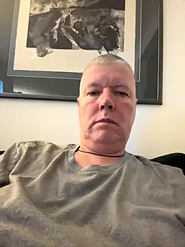 Snapshot of cumboy chatting on 09-21-25, 09:38 cumboy online show from 09-21-25, 09:38