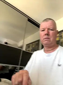 Snapshot of cumboy chatting on 09-22-25, 11:56 cumboy online show from 09-22-25, 11:56