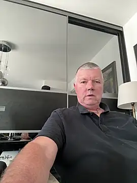 Snapshot of cumboy chatting on 10-06-25, 12:13 cumboy online show from 10-06-25, 12:13