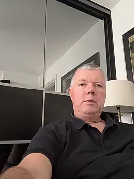 Snapshot of cumboy chatting on 10-13-25, 01:55 cumboy online show from 10-13-25, 01:55