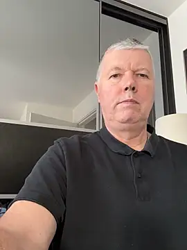 Snapshot of cumboy chatting on 11-28-25, 12:41 cumboy online show from 11-28-25, 12:41