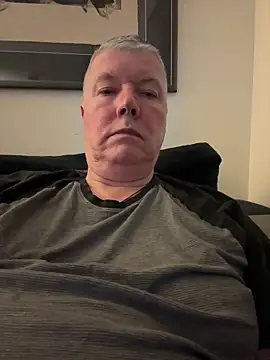 Snapshot of cumboy chatting on 12-15-25, 12:04 cumboy online show from 12-15-25, 12:04