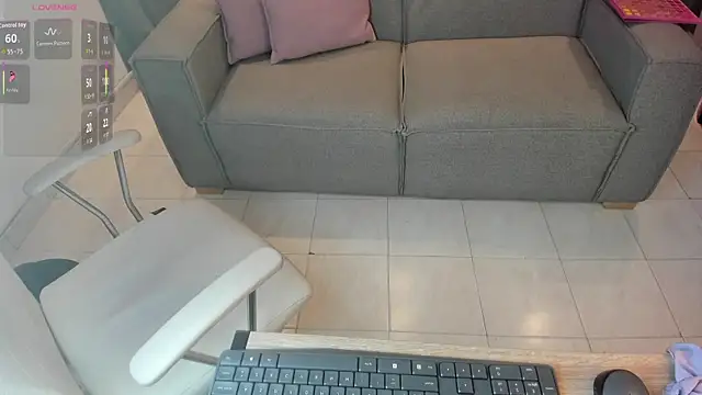 Snapshot of Nayla_Luxe chatting on 07-08-26, 12:09 Nayla Luxe online show from 07-08-26, 12:09