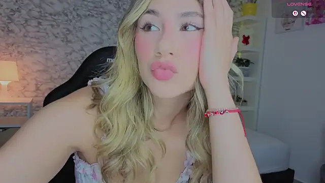 Snapshot of Isabella_Bliss chatting on 06-29-26, 07:58 Isabella Bliss online show from 06-29-26, 07:58