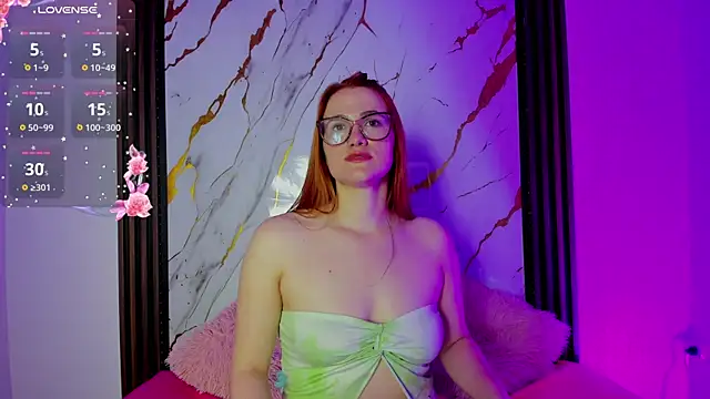 Snapshot of alessya_hh chatting on 07-17-26, 07:30 alessya hh online show from 07-17-26, 07:30