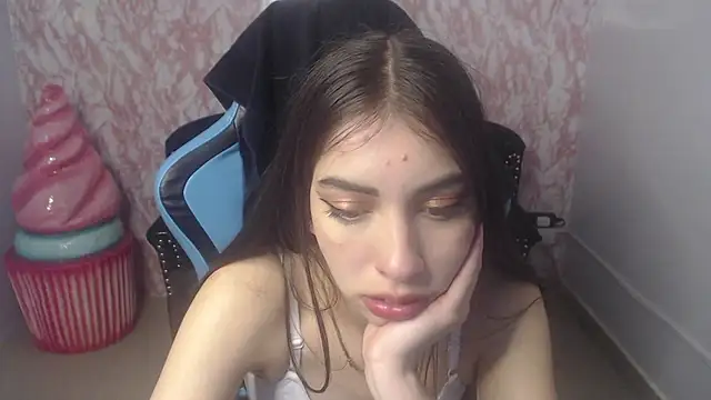 Snapshot of KiaraStar_ch chatting on 07-07-26, 01:04 KiaraStar ch online show from 07-07-26, 01:04