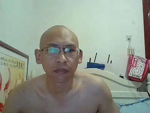 Snapshot of benly888 chatting on 07-04-26, 10:43 benly888 online show from 07-04-26, 10:43
