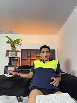 Snapshot of SantiLux_ chatting on 06-22-26, 06:10 SantiLux online show from 06-22-26, 06:10