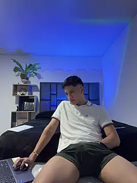 Snapshot of SantiLux_ chatting on 06-25-26, 05:12 SantiLux online show from 06-25-26, 05:12