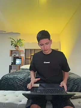 Snapshot of SantiLux_ chatting on 07-05-26, 11:23 SantiLux online show from 07-05-26, 11:23