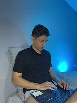 Snapshot of SantiLux_ chatting on 07-19-26, 08:34 SantiLux online show from 07-19-26, 08:34