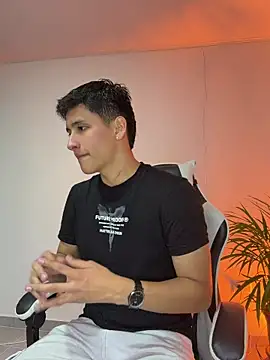 Snapshot of SantiLux_ chatting on 07-23-26, 05:27 SantiLux online show from 07-23-26, 05:27