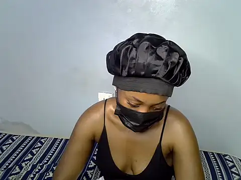 Snapshot of Dayanna_O chatting on 06-22-26, 06:43 Dayanna O online show from 06-22-26, 06:43