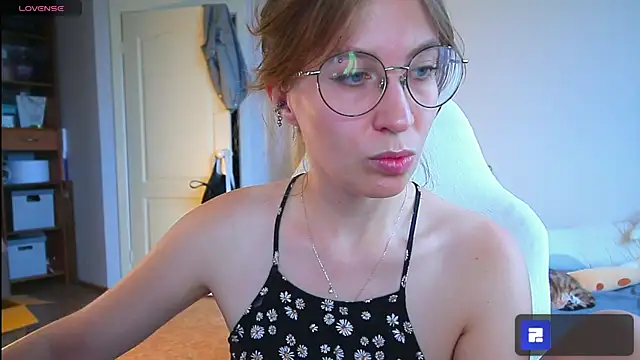 Snapshot of ms_allison__ chatting on 07-16-26, 06:19 ms allison online show from 07-16-26, 06:19