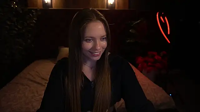 MagneticQueen online show from 06-19-26, 04:11