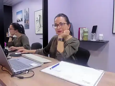 Snapshot of Greta_Borbon_ chatting on 06-23-26, 11:52 Greta Borbon online show from 06-23-26, 11:52