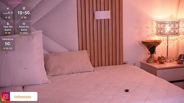 imLeanna  online show from 07-18-26, 10:13
