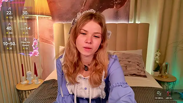Snapshot of ChloeWells chatting on 06-20-26, 03:31 ChloeWells online show from 06-20-26, 03:31
