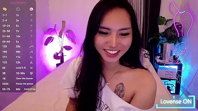 Snapshot of Bell_PepperHot chatting on 07-29-26, 05:33 Bell PepperHot online show from 07-29-26, 05:33