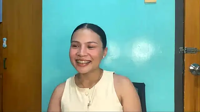 Snapshot of ValenciaDesire chatting on 06-20-26, 01:25 ValenciaDesire online show from 06-20-26, 01:25