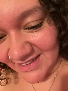 Snapshot of HeidiSanabria chatting on 07-11-26, 02:58 HeidiSanabria online show from 07-11-26, 02:58