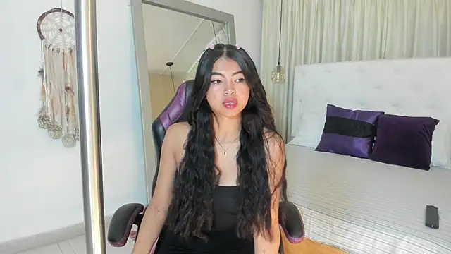 Snapshot of Sophi_Lee__ chatting on 06-20-26, 12:52 Sophi Lee online show from 06-20-26, 12:52