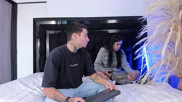 GabbyAndDominic online show from 08-04-26, 11:57