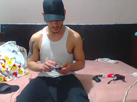 Snapshot of MAIKELCANTILLO25 chatting on 08-08-26, 11:07 MAIKELCANTILLO25 online show from 08-08-26, 11:07