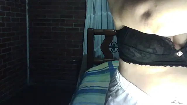 Snapshot of CarolinaMoretti chatting on 06-24-26, 01:04 CarolinaMoretti online show from 06-24-26, 01:04