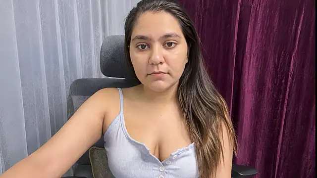 Snapshot of Yours_sakhiii chatting on 06-19-26, 08:18 Yours sakhiii online show from 06-19-26, 08:18