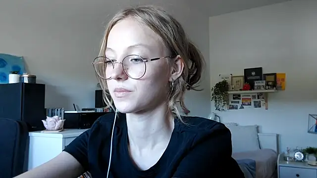 Snapshot of ShondaPaules chatting on 06-23-26, 08:23 ShondaPaules online show from 06-23-26, 08:23