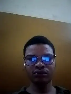 Snapshot of ledegamera chatting on 06-20-26, 01:19 ledegamera online show from 06-20-26, 01:19