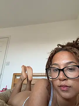 Snapshot of prettypeachyxx chatting on 06-19-26, 06:01 prettypeachyxx online show from 06-19-26, 06:01