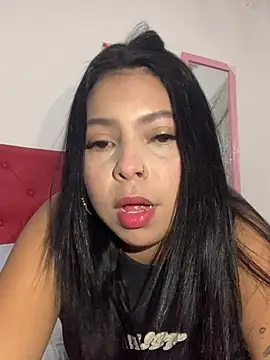 Snapshot of Emilygomez_19 chatting on 06-21-26, 04:48 Emilygomez 19 online show from 06-21-26, 04:48
