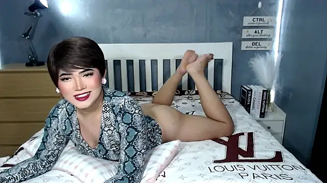 STUCK on YOU  online show from 10-05-25, 08:29