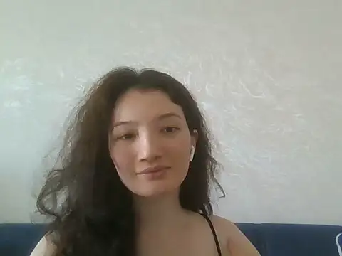 Snapshot of Calenyagi chatting on 07-12-26, 02:46 Calenyagi online show from 07-12-26, 02:46